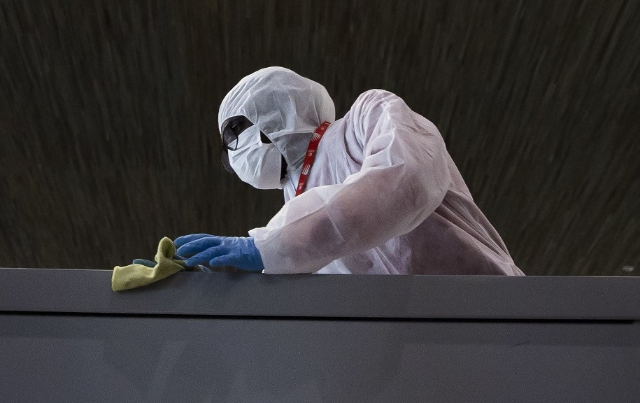 Francja: Ponad 100 osób zmarło z powodu koronawirusa