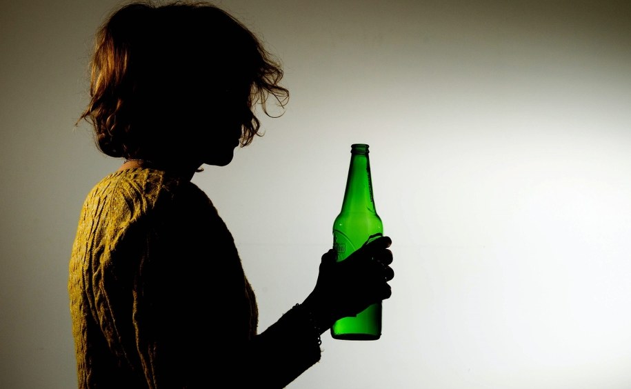 Dziecko wypadało im z wózka. Dwie pijane kobiety zajmowały się czwórką maluchów