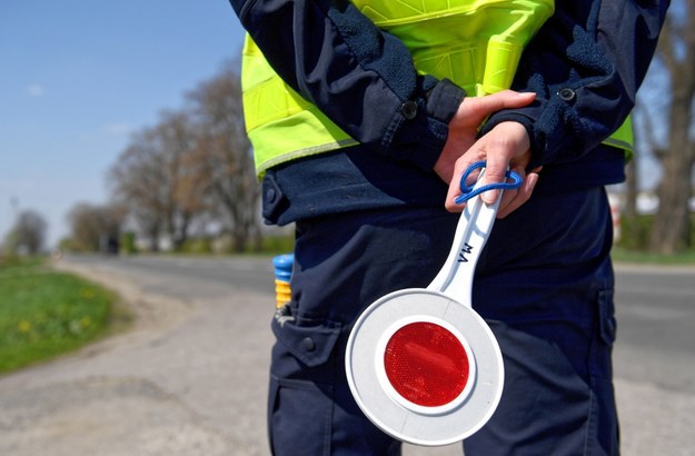 Mandaty "na bezdomnego" i mobbing za brak efektów? Szokujące sygnały z policji w Kole