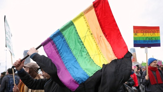 Polskie projekty odrzucone z powodu "stref wolnych od LGBT". KE nie poda szczegółów