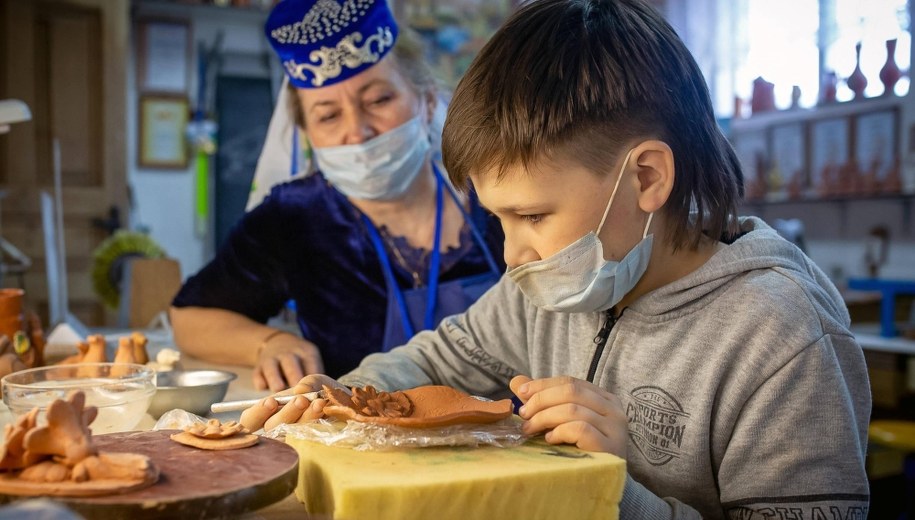 Małe dzieci mogą zakażać Covid-19 skuteczniej niż dorośli
