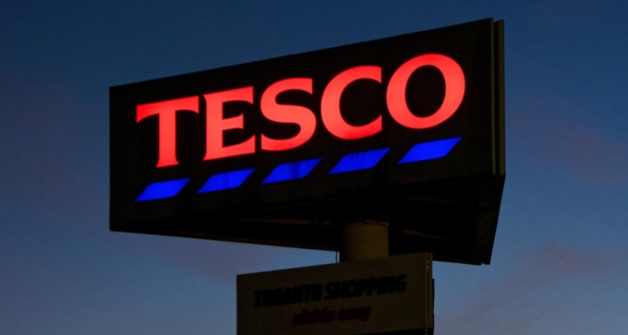 Zwolnienia grupowe w Tesco. Pracę straci blisko 900 osób