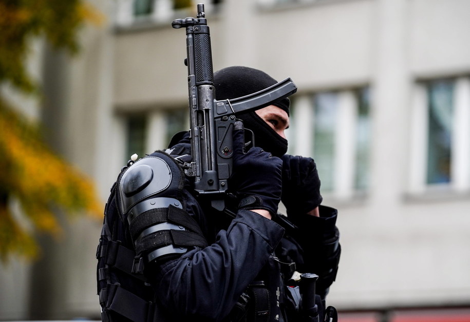 Szykował ataki na uchodźców, czytał magazyny SS. Prawicowy terrorysta stanie przed sądem