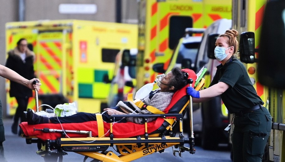 Wielka Brytania: Pierwszy raz od kwietnia ponad 1000 zgonów na Covid-19