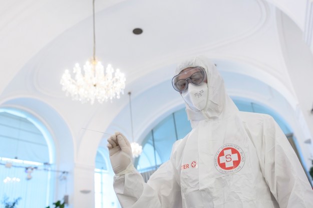 W sobotę pierwsza dostawa szczepionki AstraZeneki do Polski. Szef WHO na Europę: Szczepionki nie powstrzymają do końca pandemii [RAPORT]
