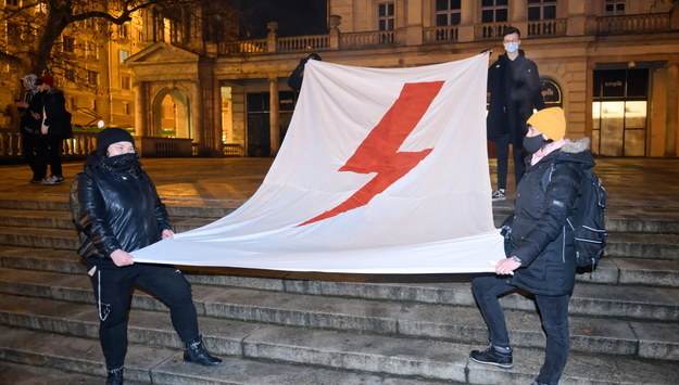 Sondaż: Ponad połowa Polaków chce referendum w sprawie aborcji