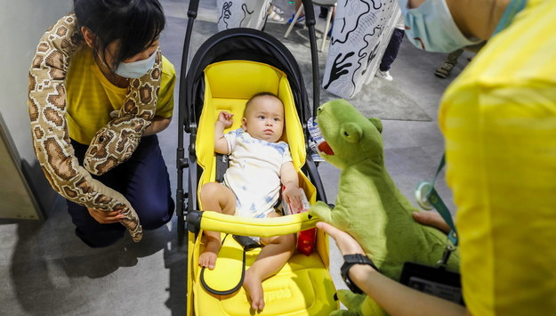 Liczba narodzin w Chinach spadła w 2020 roku o 15 proc.