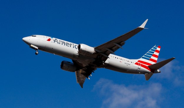 Awaryjne lądowanie Boeinga 737 Max na lotnisku w Newark