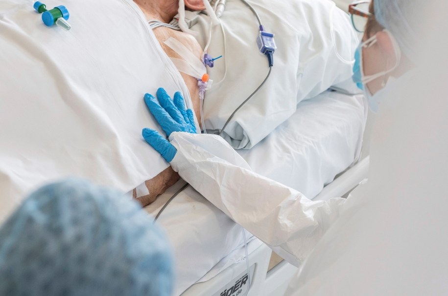 Poprawiono przepustowość instalacji tlenowych. Szpital wznawia przyjęcia chorych na Covid-19