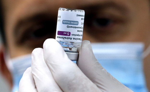 Media: KE zrezygnuje z dodatkowych 300 mln szczepionek AstryZeneki i J&J