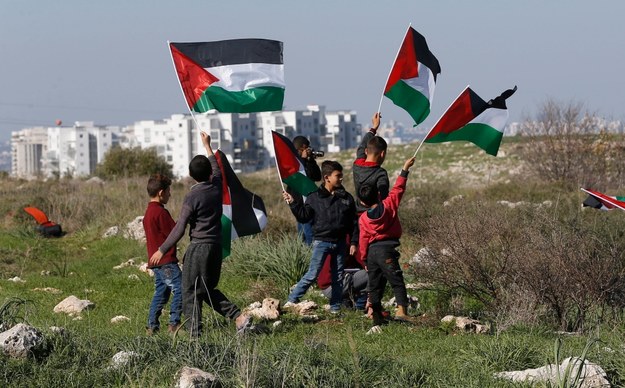 HRW: Izrael prowadzi wobec Palestyńczyków politykę apartheidu