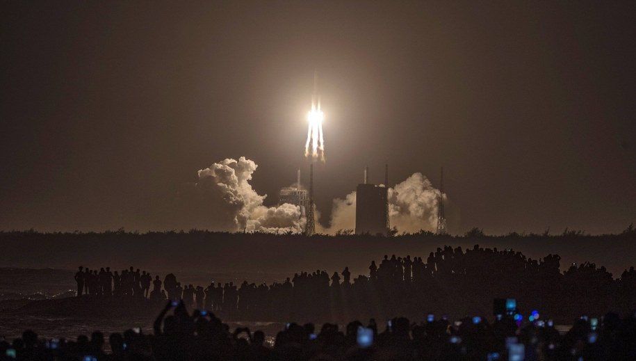 Fragment chińskiej rakiety spadnie na Ziemię. Trudno przewidzieć, gdzie uderzy