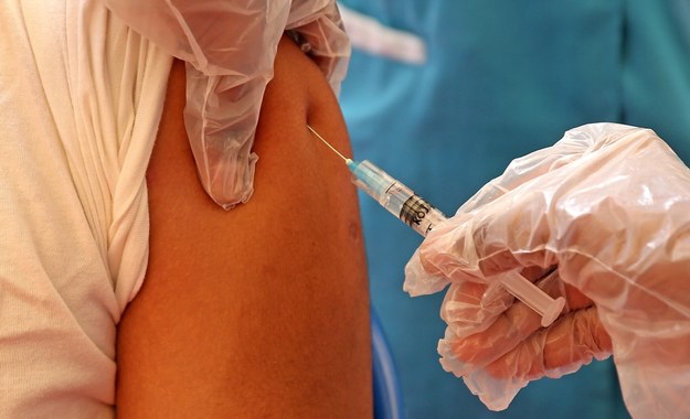 Włochy: 66 tys. przypadków skutków ubocznych na 32 mln szczepień