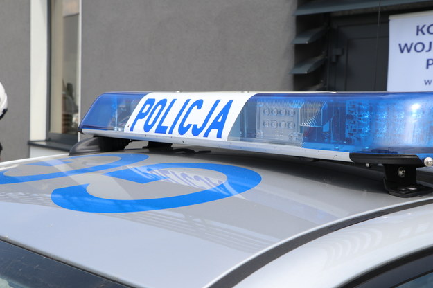 Kraków: Policjant kilkukrotnie dźgnięty nożem podczas interwencji
