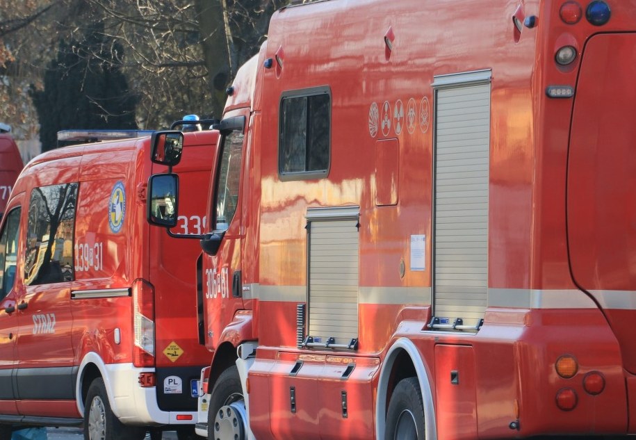 Śląskie: Nie żyje mężczyzna przysypany ziemią podczas drążenia studni
