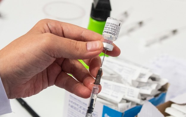 Trzecia dawka szczepionki przeciw Covid-19. Jest rekomendacja Rady Medycznej