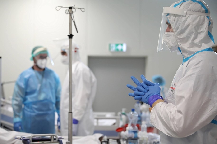 Koronawirus w Polsce. 285 nowych zakażeń, rośnie liczba hospitalizacji