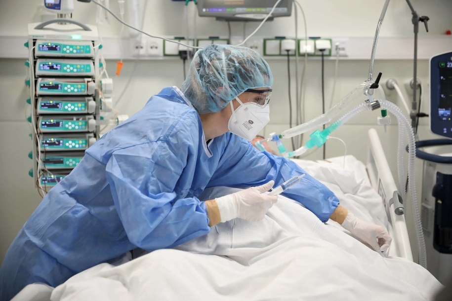 349 nowych zakażeń koronawirusem. 5 osób zmarło