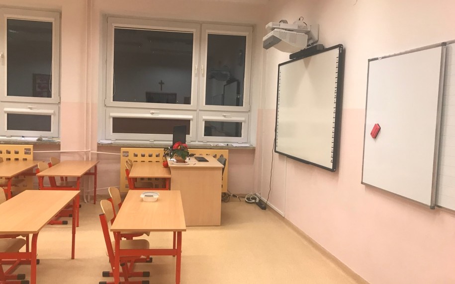 Zakażenia koronawirusem wykryto w pięciu szkołach w Wielkopolsce