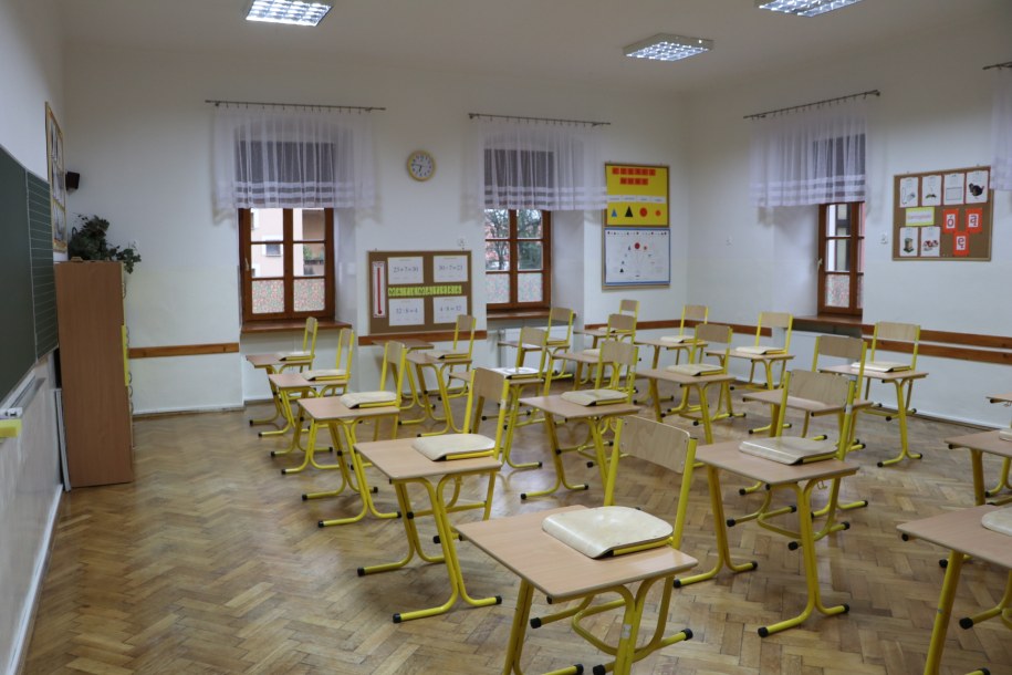 Czarnek zapowiada odchudzenie podstawy programowej