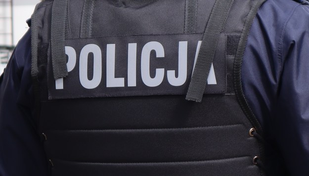 Śmierć 25-latka w izbie wytrzeźwień we Wrocławiu. Zwolniono jednego z policjantów