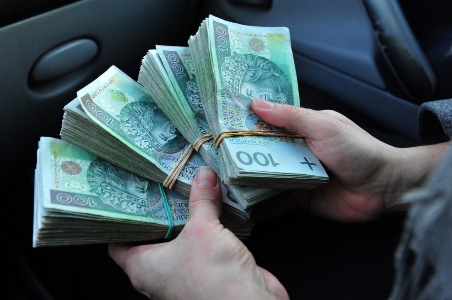 Błędy w liczeniu czy zwykła kradzież? Szokujące ustalenia ws. manka w policyjnej kasie