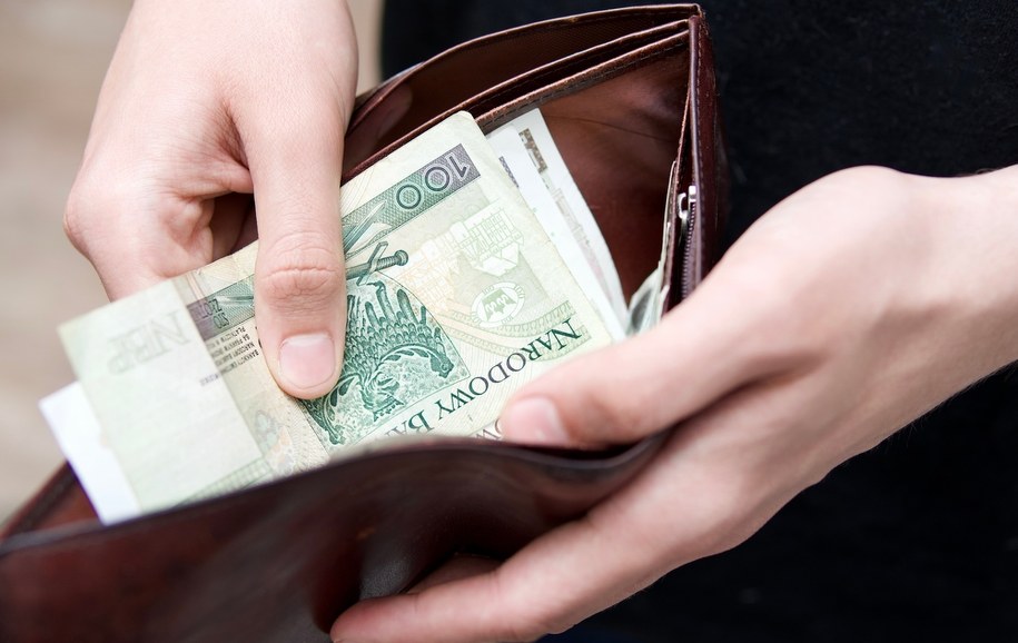 Przeciętne wynagrodzenie rośnie, ale w coraz wolniejszym tempie