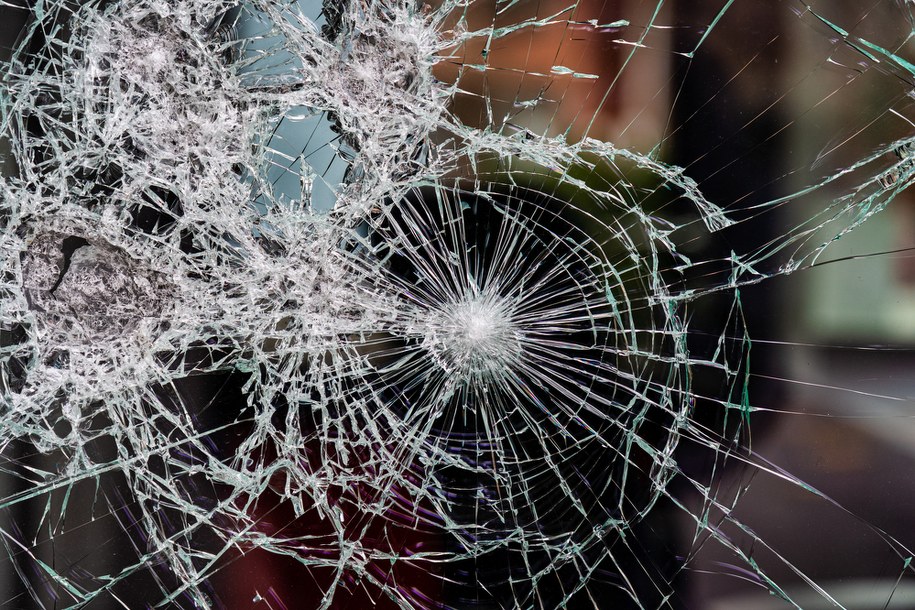 Autobus ostrzelany pod Wrocławiem. Policja szuka sprawców