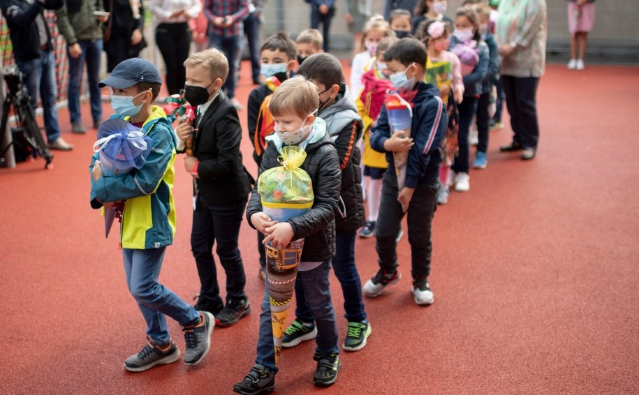 Przybywa zakażeń wśród dzieci w Austrii. Najgorzej jest w grupie wiekowej 6-14 lat