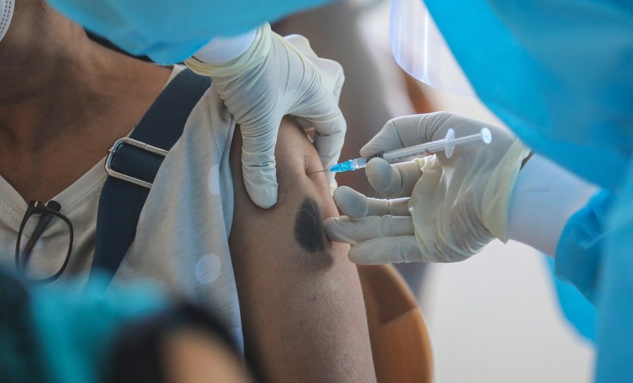 Naukowcy z Poznania: Paszporty covidowe jedynym sposobem na zahamowanie pandemii