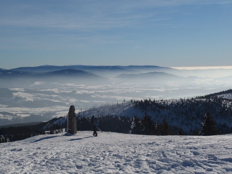 ​Trudne warunki w Sudetach. Nawet metrowe zaspy