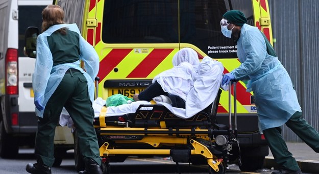 Wielka Brytania: Zmarł co najmniej jeden pacjent zakażony wariantem Omikron