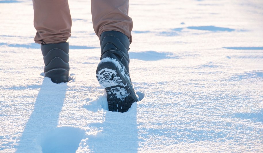 Włamywacz trafił w ręce policji, bo zdradziły go.... ślady w śniegu
