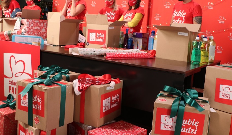 Szlachetna Paczka dotarła do ponad 17 tys. rodzin. "Dzięki tej pomocy wyjdą na prostą"