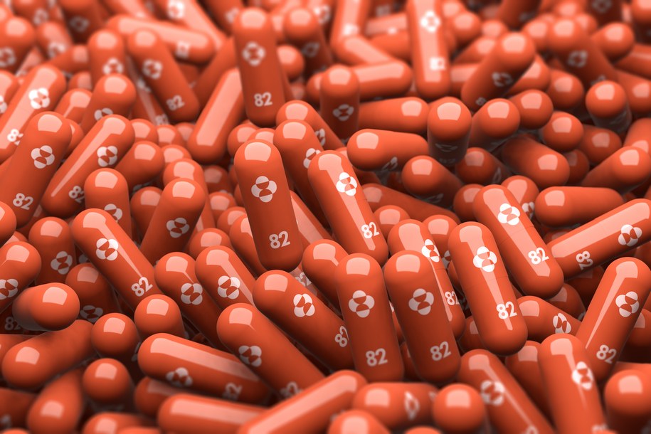 Molnupirawir, lek na Covid-19, dopuszczony do użytku w Japonii