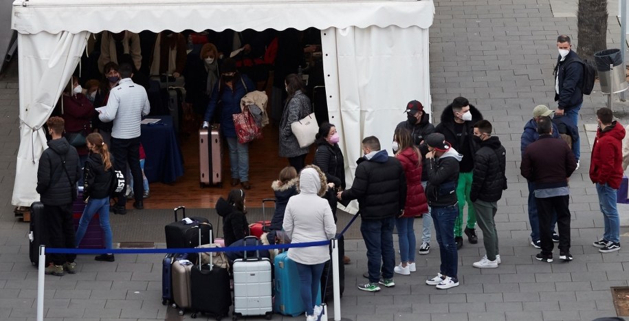 Francja: Ponad 93 tys. zakażonych koronawirusem