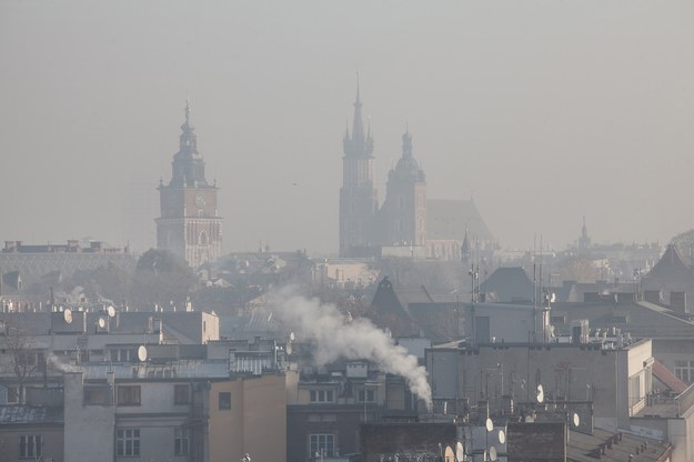 Eksperci ostrzegają: Rosnące ceny energii mogą spowolnić walkę ze smogiem