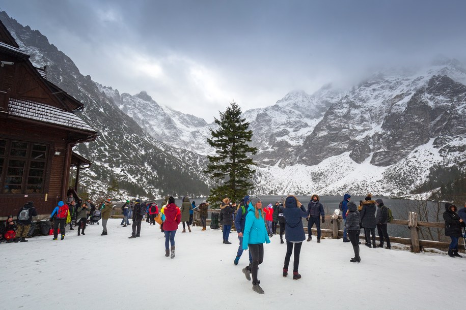 TOPR ostrzega: Droga do Morskiego Oka zagrożona zejściem lawiny