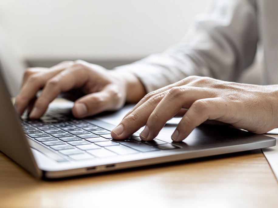 Poznał "Azjatkę" na portalu randkowym. Stracił 200 tysięcy złotych