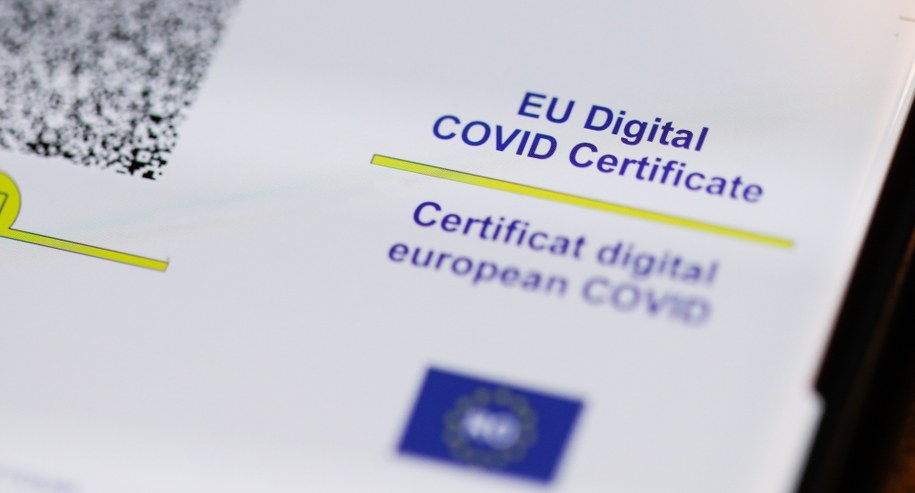 W Polsce certyfikat covidowy dla osób po dawce przypominającej ważny bezterminowo