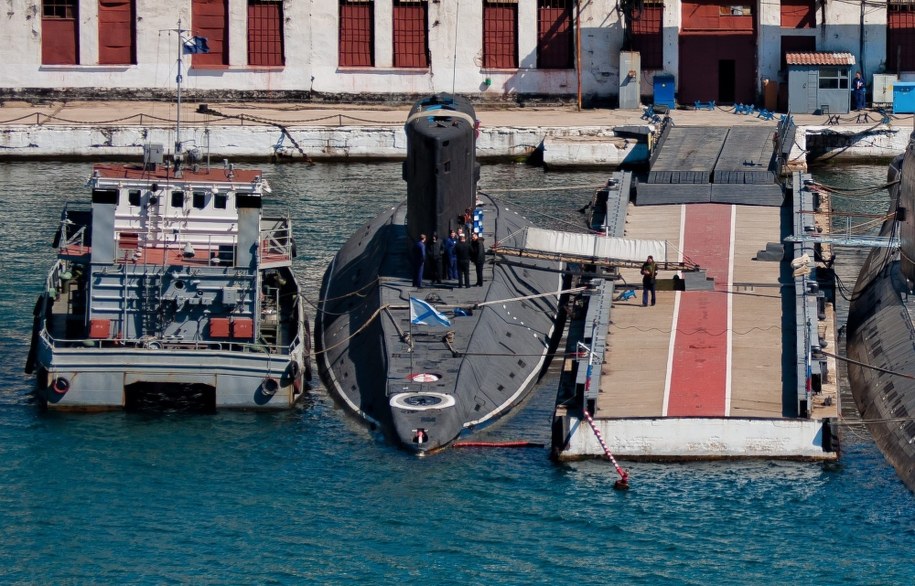 Najstarszy okręt podwodny Floty Czarnomorskiej po raz pierwszy od 8 lat wypłynął w morze