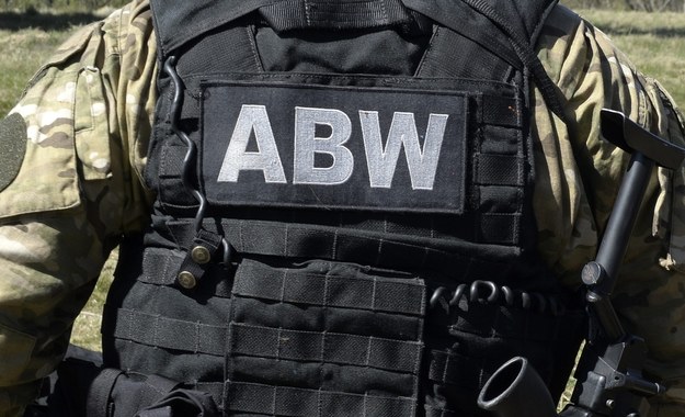 "Rz": ABW wiedziała, że handlarz bronią i respiratorami wyjechał do Chorwacji