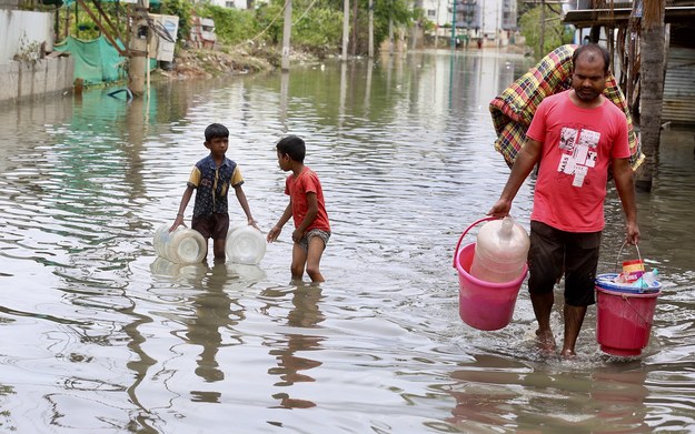 Burze i ulewy w Indiach. Zginęło kilkadziesiąt osób