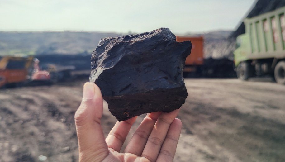 Węgiel sprzedawany przez samorządy. Rząd pracuje nad programem