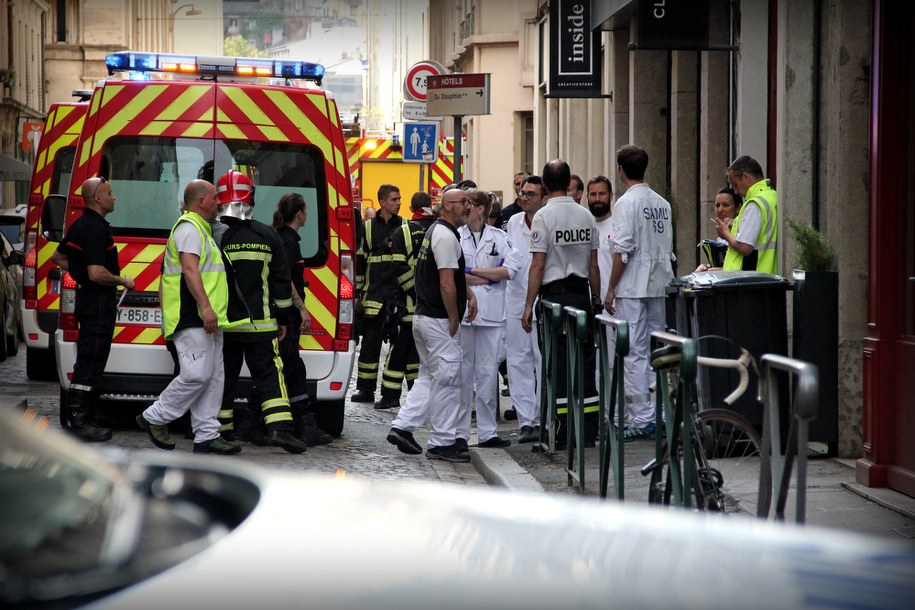 Ciało 12-latki w walizce. Na jej zwłokach ktoś umieścił cyfry 1 i 0