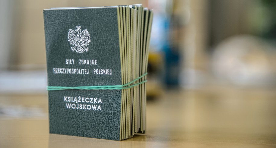 Sondaż: Czy Polacy chcą przywrócenia poboru?