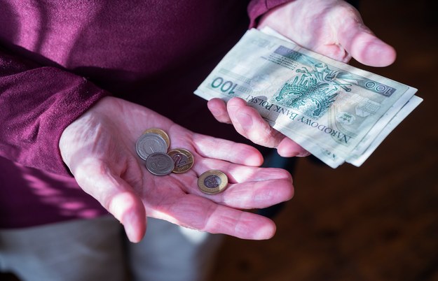 O ile spadła przeciętna polska pensja? Nowy tydzień w gospodarce