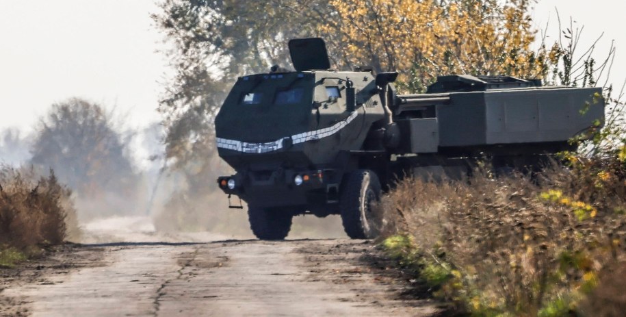 Pierwsze HIMARS-y na amerykańskich podwoziach. Następne będą na Jelczach