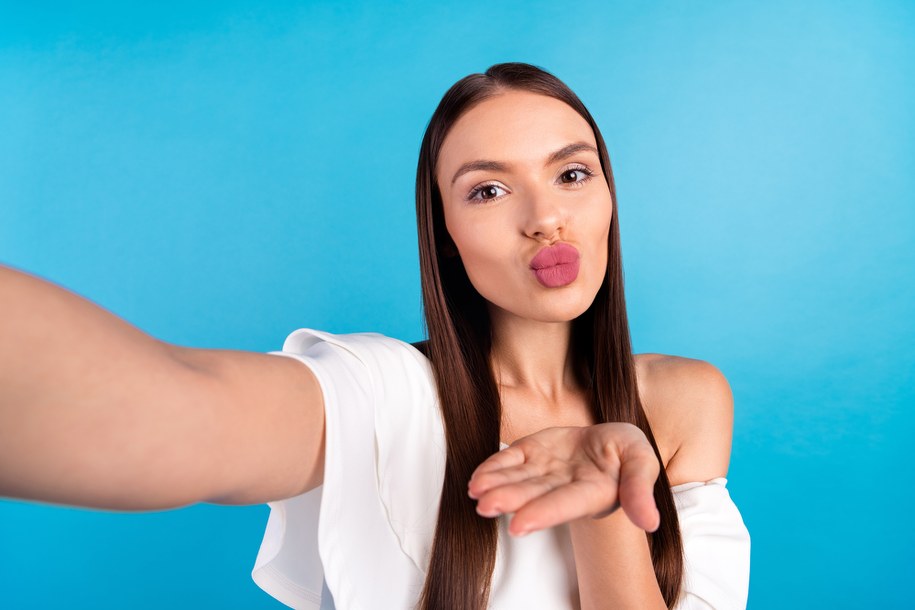 Imituje ruchy ust. Urządzenie do "całusów na odległość" podzieliło internautów