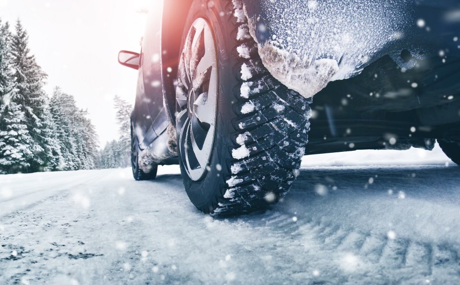 Śnieg i deszcz. GDDKiA ostrzega kierowców